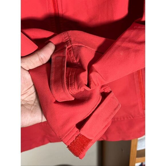 Women’s Patagonia Full Zip Red Performance Jacket - Picture 5 of 8